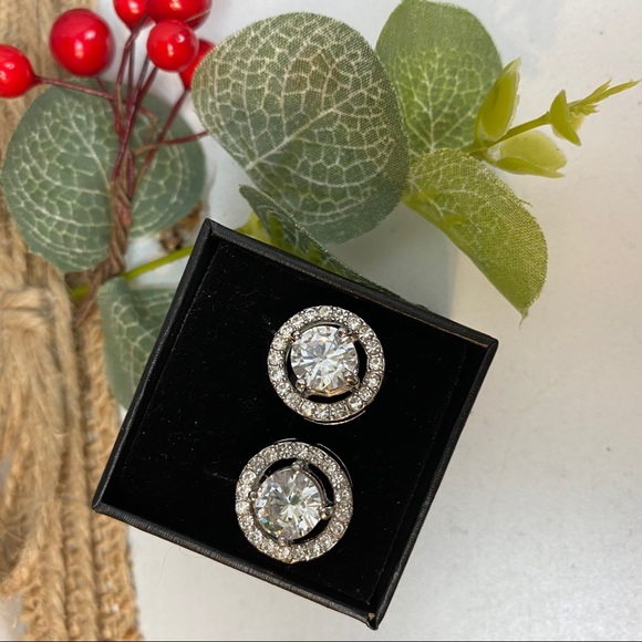 White Gold Plated Crystal Zircon Earring Gift Box - Picture 4 of 5